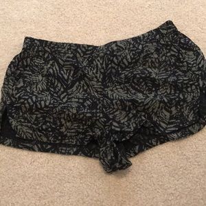 Silence + Noise Printed Short